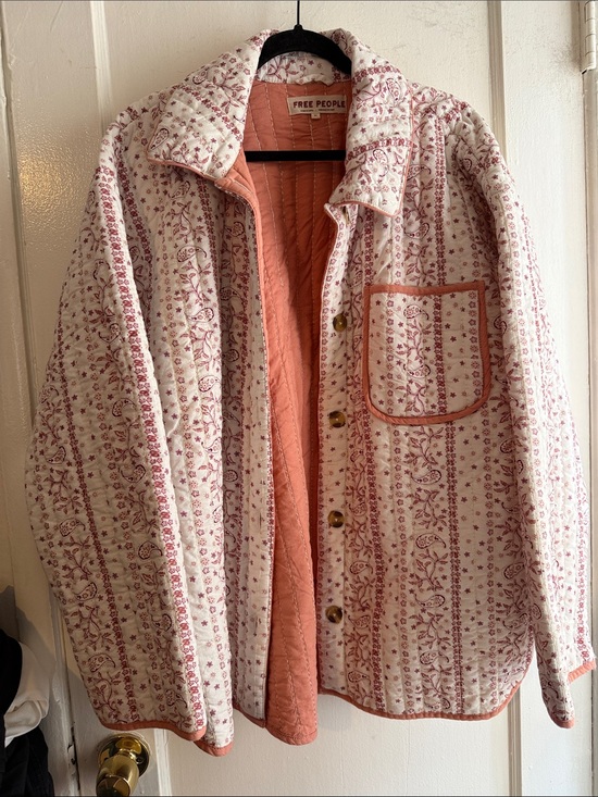 Free People Jackets & Blazers - Free People Quilted Floral Button-Up Jacket in Cream & Coral